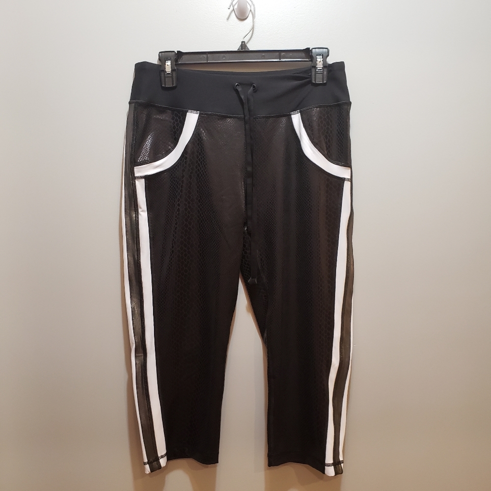 Ki Pro Performance Cropped Coated  Leggings Snakeskin Large